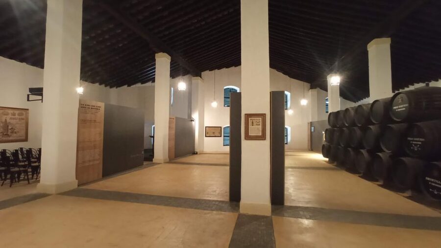 Jerez de la Frontera: Sherry Winery Tour with Tasting - Getting to Pl. Silos, 3