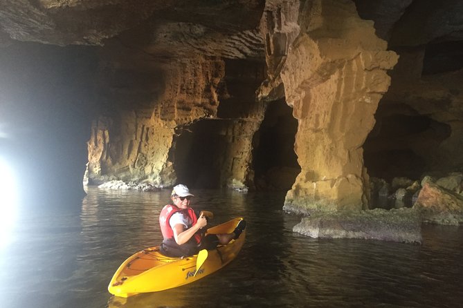 Kayak and snorkel excursion to Cova Tallada - The guides make a practical difference