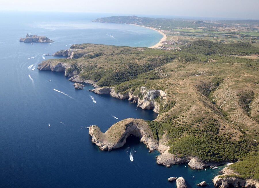 L'Estartit: Boat Trip to the Medes Islands and the NP Caves - Guide style and what the reviews reveal