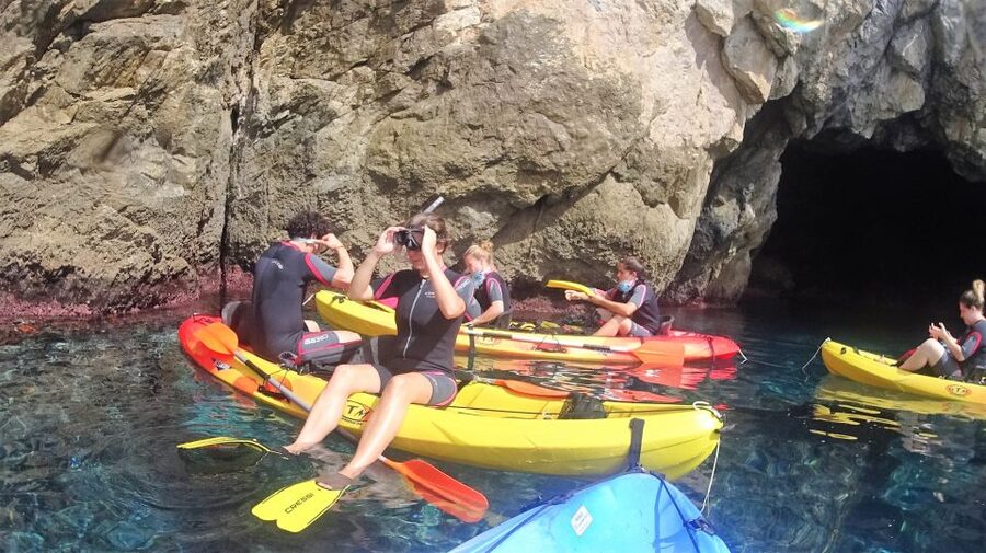 La Herradura: Cerro Gordo Natural Park Kayak & Snorkel Tour - Cerro Gordo’s cliffs, coves, and sea caves
