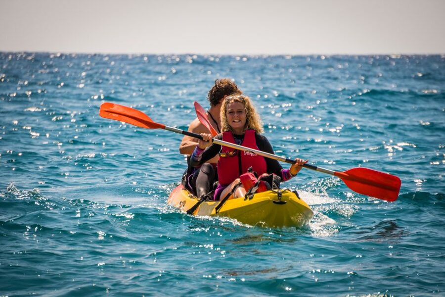 La Herradura: Cerro Gordo Natural Park Kayak & Snorkel Tour - Guides who make the difference
