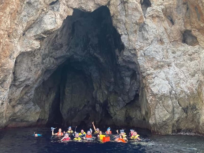 La Herradura: Kayak & Snorkel Tour to Cerro Gordo Reserve - A 2.5-hour outing with a clear rhythm