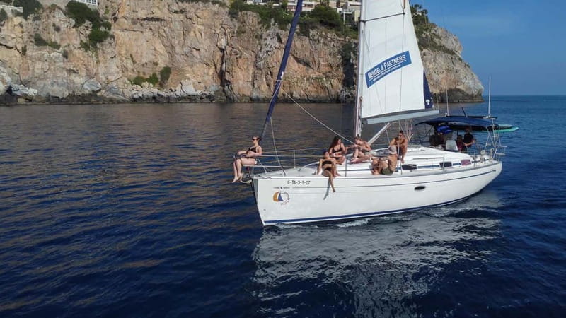 La Herradura: Sailing with a view of dolphins - Looking for dolphins in open water