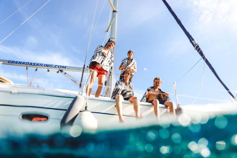 La Herradura: Sailing with a view of dolphins - Drinks, snacks, and the atmosphere aboard