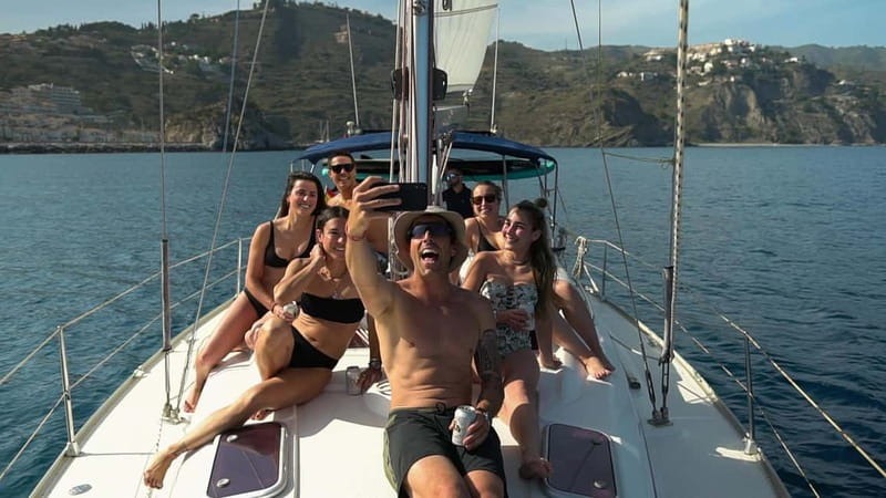 La Herradura: Sailing with a view of dolphins - Sailing the Maro-Cerro Gordo coast