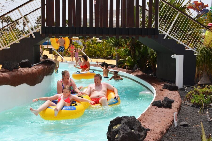 Lanzarote: Aqualava Waterpark Entrance Ticket - Starting at the entrance and choosing your base