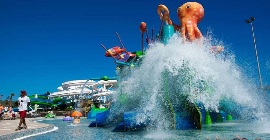 Lanzarote: Aqualava Waterpark Entrance Ticket - The lazy river and the hourly wave pool
