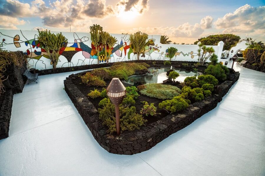 Lanzarote: César Manrique Foundation and Teguise Market - Teguise Market and the old capital