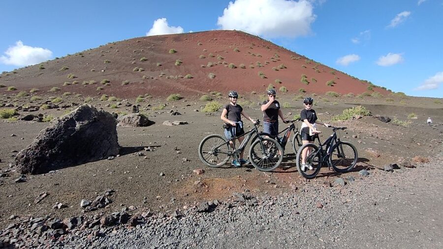 Lanzarote E-Bike Tour: Volcano Craters & Scenic Vineyards - Is It Really Suitable for Beginners?