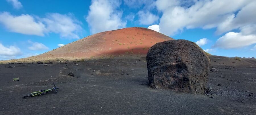 Lanzarote E-Bike Tour: Volcano Craters & Scenic Vineyards - Pickup and Meeting Details