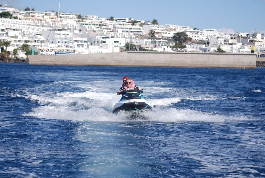 Lanzarote: Jet Ski Tour - The one-hour route toward the golden beaches