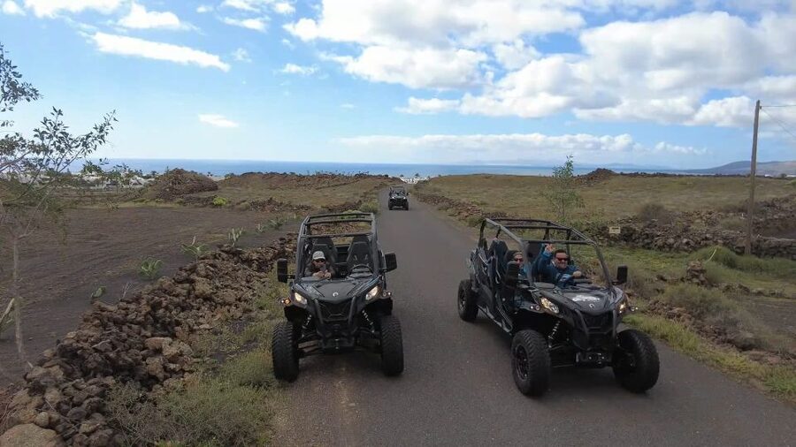 Lanzarote: Mix tour Guided Buggy Volcano Tour 4 or 6 seater - Pickup, timing, and small-group handling