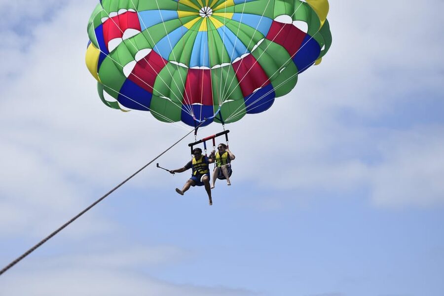Lanzarote: Parasailing Adventure in Puerto del Carmen - Who will enjoy this Lanzarote parasailing trip?