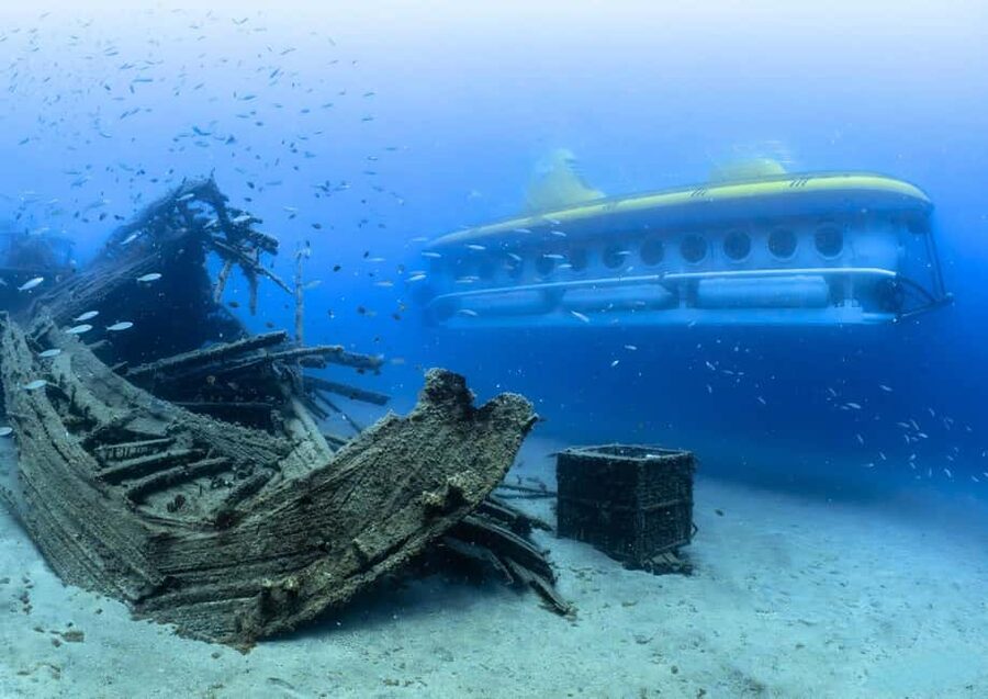 Lanzarote: Real Submarine Dive with Hotel Pickup - What the one-hour ride feels like