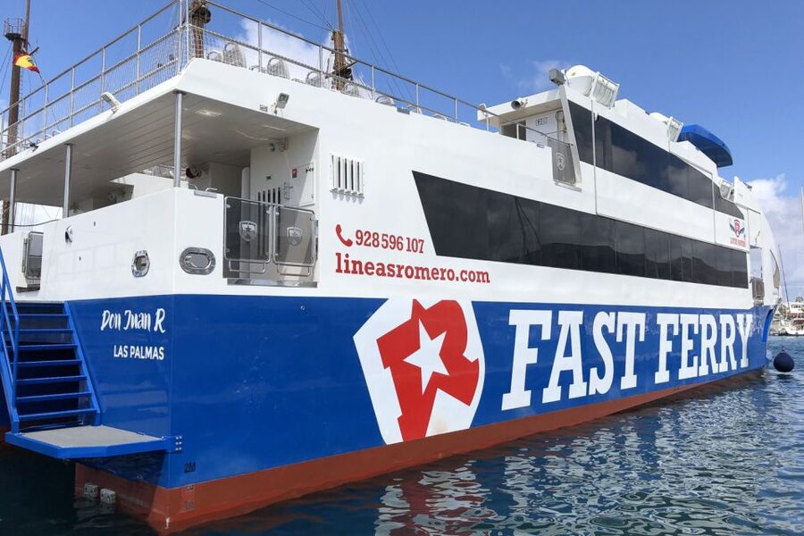 Lanzarote: Return or 1-Way Ferry to Fuerteventura with Wifi - Playa Blanca to Fuerteventura in half an hour