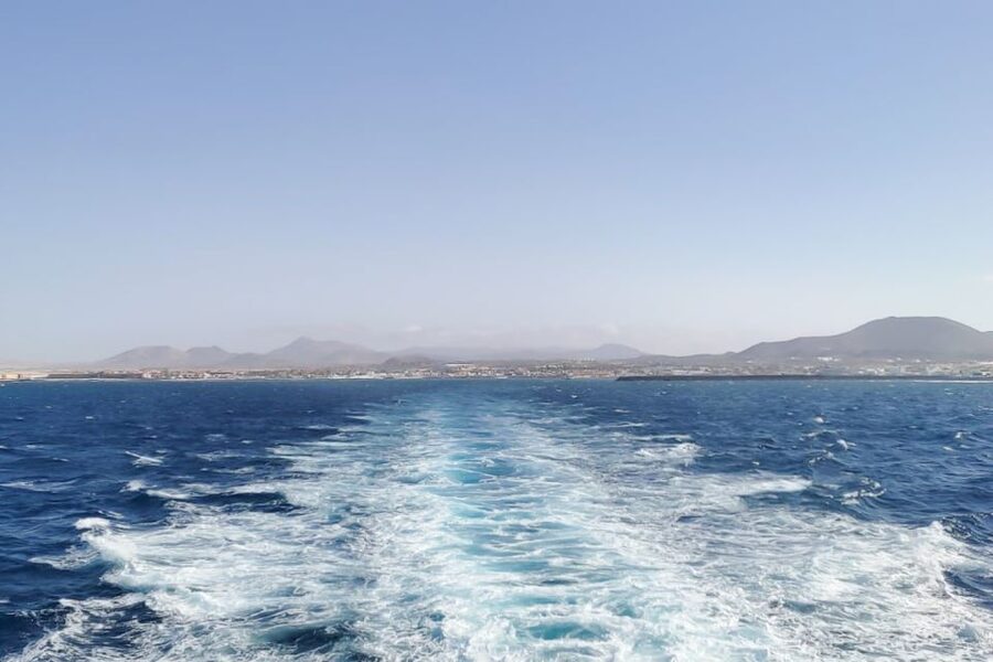 Lanzarote: Return or 1-Way Ferry to Fuerteventura with Wifi - A self-guided day that needs a little planning