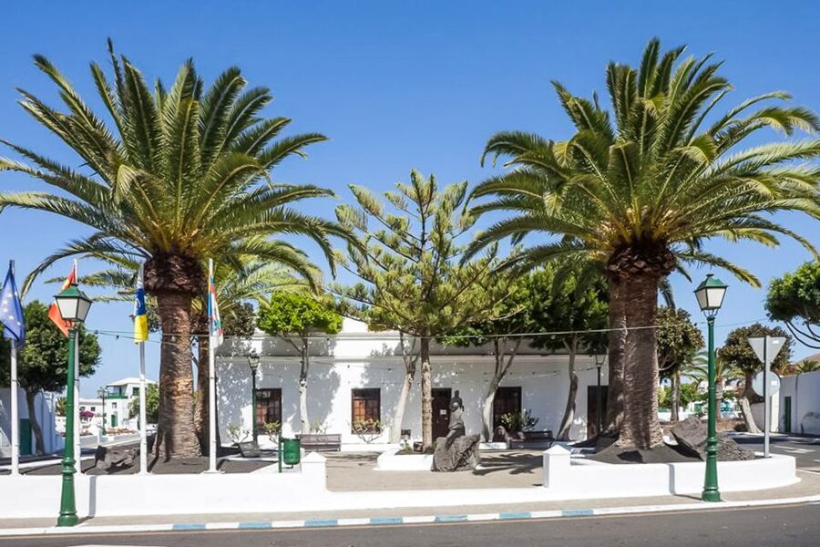 Lanzarote: Timanfaya Park and Jameos del Agua Full-Day Tour - Lunch and the real cost of the day