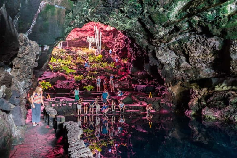 Lanzarote: Timanfaya Park, Jameos Agua, & Cueva Verdes Tour - Lunch, bus time, and the practical rhythm of the day