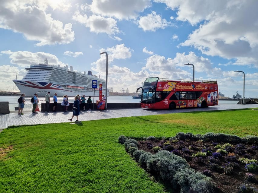 Las Palmas: City Sightseeing Hop-On Hop-Off Bus Tour - Pueblo Canario for a compact taste of tradition