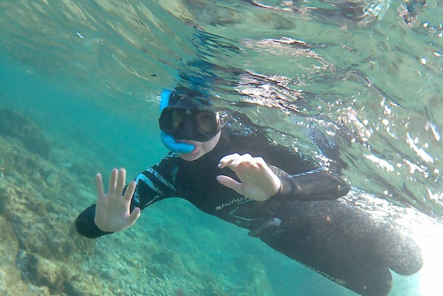 Las Palmas: Las Canteras Beach Snorkeling Trip - The first minutes in the water