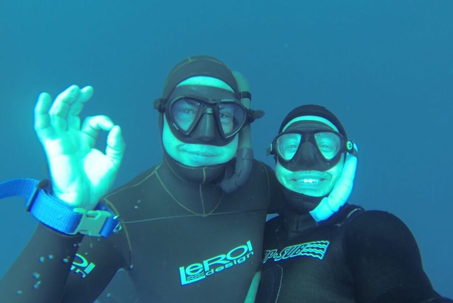 Las Palmas: Las Canteras Beach Snorkeling Trip - Meeting at Emoción Apnea and getting ready