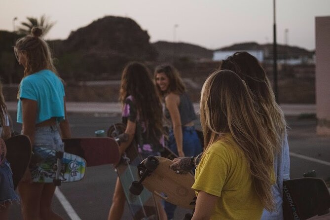 Lezioni di Surf per Beginner e Intermedi (6 persone a istruttore) - Small groups make a real difference
