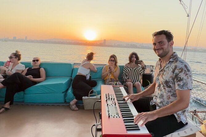 Live Music & Sunset Wooden Boat in Barcelona - Who should book this sunset sail?