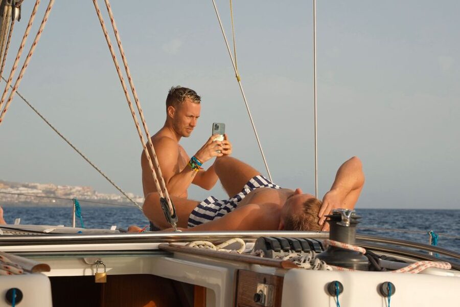 Los Gigantes: Sailing Excursion with Swimming, Drink & Tapas - Tapas, drinks, and the rhythm onboard
