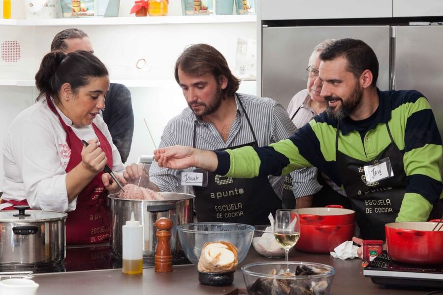 Madrid: 10 Tapas 2.5-Hour Cooking Class - From cooking lesson to shared dinner