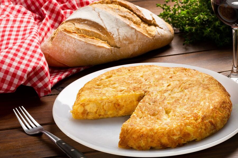 Madrid: 10 Tapas 2.5-Hour Cooking Class - Should you book the A Punto tapas class?