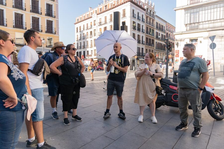 Madrid: Afternoon Royal Palace and Almudena Cathedral Tour - Entering the Royal Palace with fewer delays