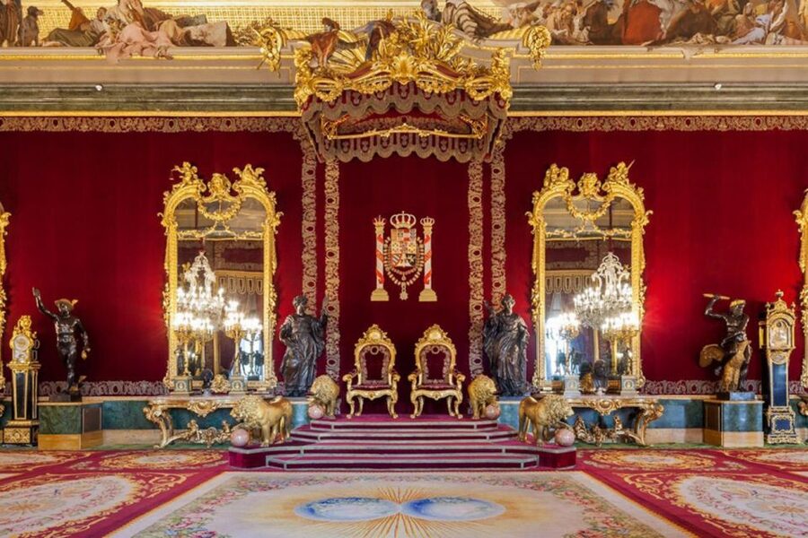Madrid: Afternoon Royal Palace and Almudena Cathedral Tour - Why the guide can make or break the palace visit