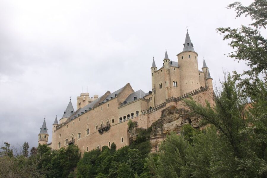 Madrid: Avila and Segovia Day Trip with Tickets to Monuments - Key points to know before booking