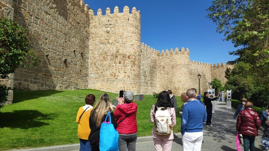 Madrid: Avila and Segovia Day Trip with Tickets to Monuments - Saint Teresa’s birthplace and the Ávila break