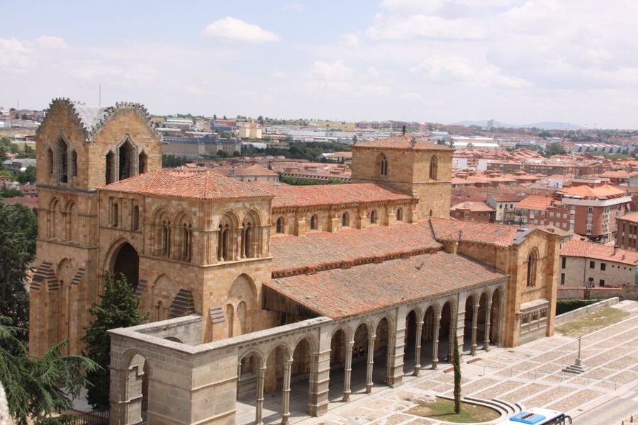 Madrid: Avila and Segovia Day Trip with Tickets to Monuments - Segovia’s Roman aqueduct