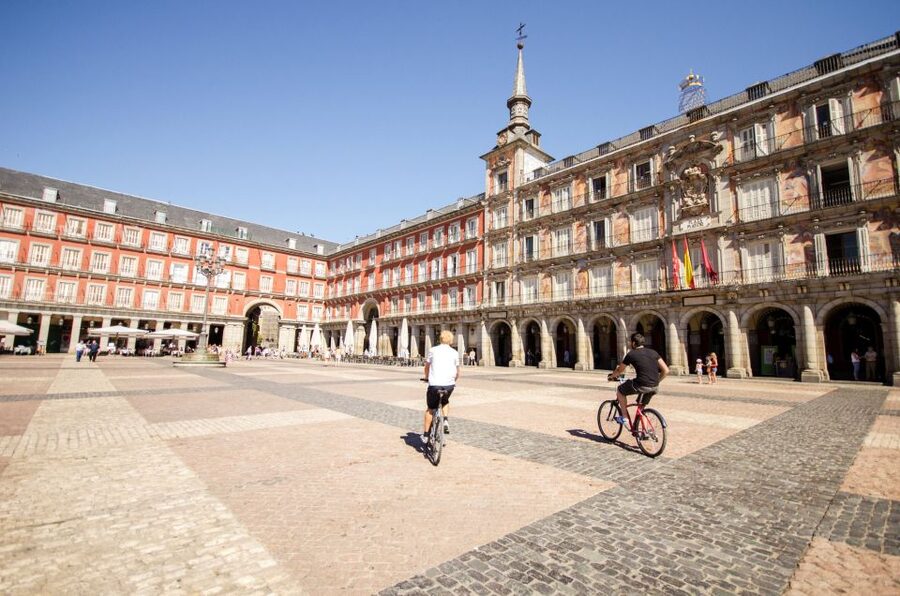 Madrid City Guided Bike/E-Bike Tour for Small Groups - Retiro Park: the longest and easiest-going stop
