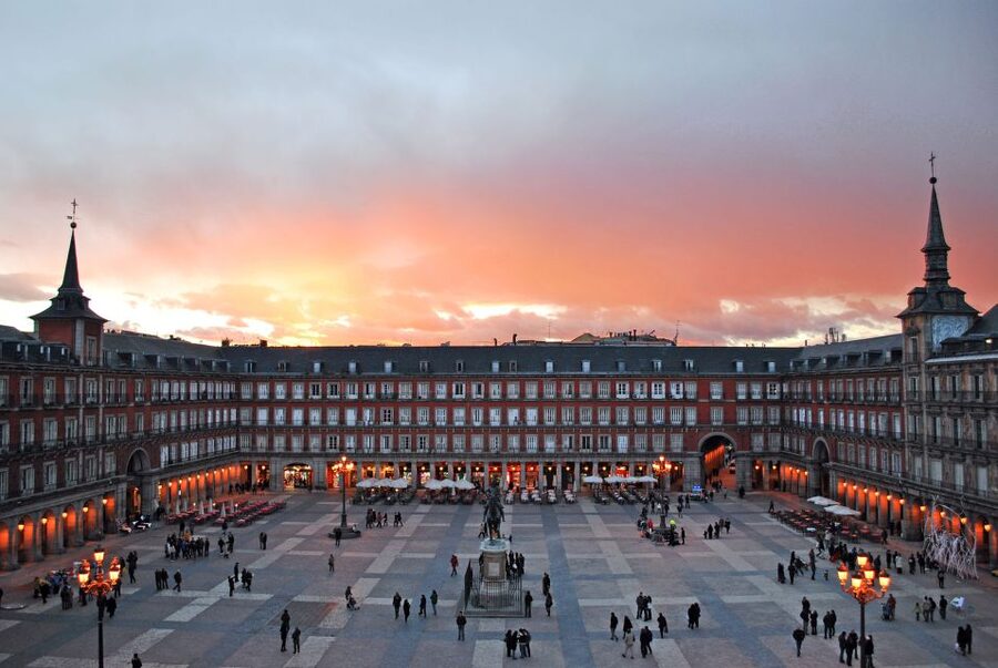 Madrid: City Highlights Guided Walking Tour - Why this Madrid walking tour works as a first-day introduction
