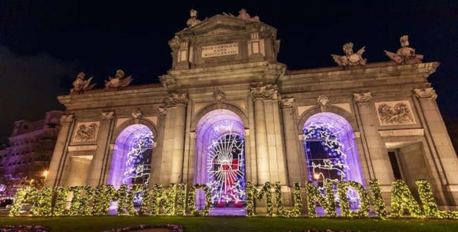 Madrid: City Highlights Tuk Tuk Tour - Starting in Los Jeronimos and Retiro Park