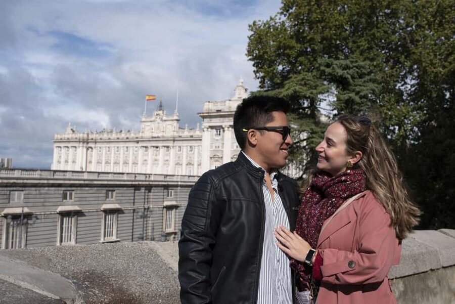 Madrid: Eco-Friendly, Private, and Unique Tuk Tuk Experience - Alcala Gate, the Ritz, and Neptune Fountain