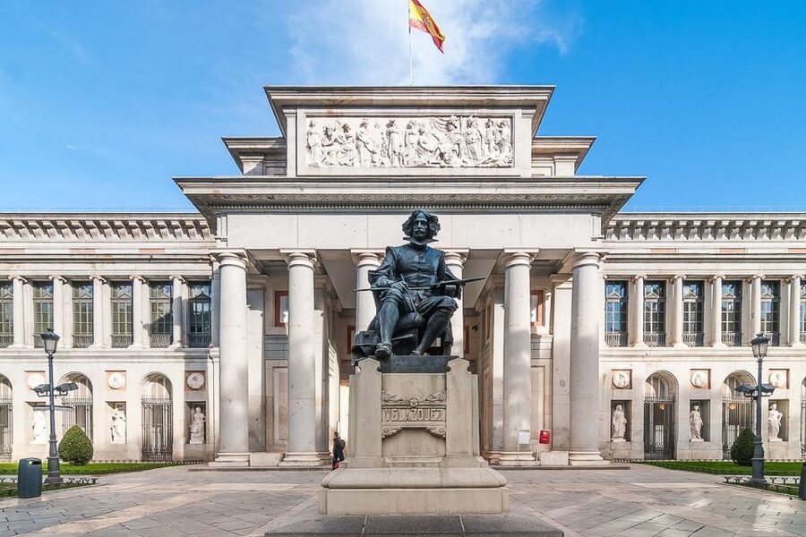 Madrid: El Prado Museum and the Royal Palace Guided Tour - Timing, meeting point, and what to bring