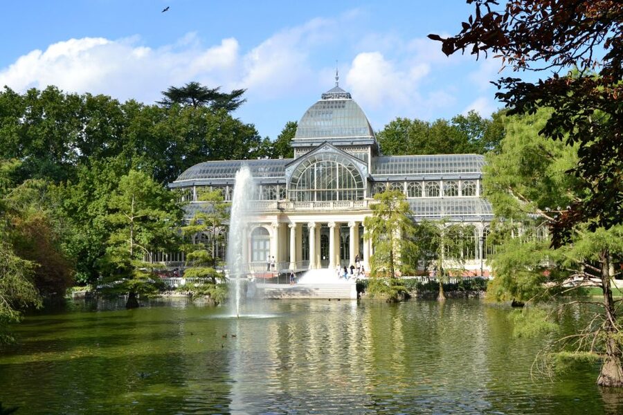 Madrid: El Retiro Park Self-Guided Audio Tour - Timing, clothing, and access