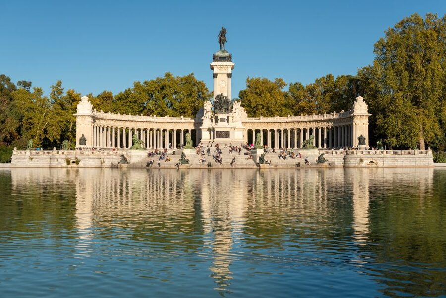 Madrid: El Retiro Park Self-Guided Audio Tour - Starting at Saint Jerome Church on Calle de Moreto