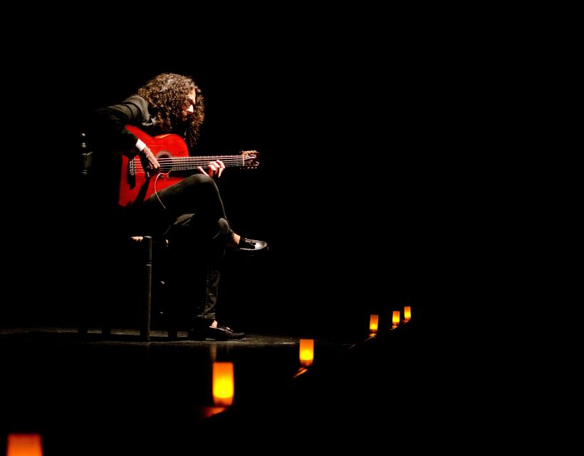 Madrid: "Emociones" Live Flamenco Performance - Choosing between front tables and rear seats