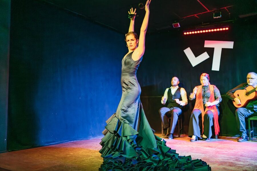 Madrid: Flamenco Show at Tablao "Las Tablas" with Drink - Choosing between a drink and dinner