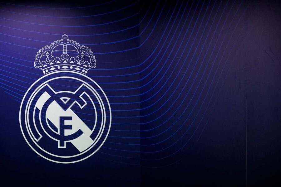 Madrid: Guided Tour of Bernabéu Stadium - Meeting your guide at Paseo de la Castellana 140