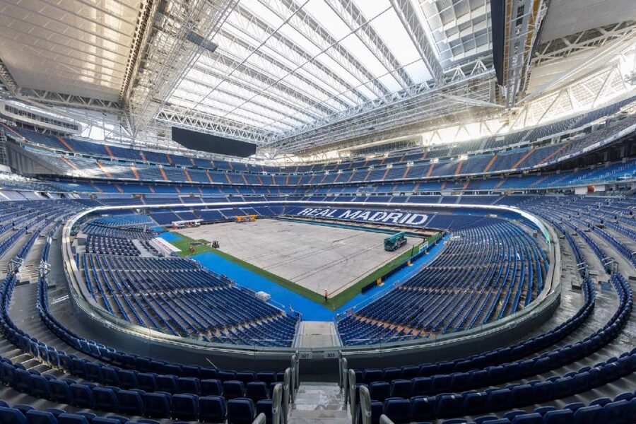 Madrid: Guided Tour of Bernabéu Stadium - Seeing the trophies and Champions League display