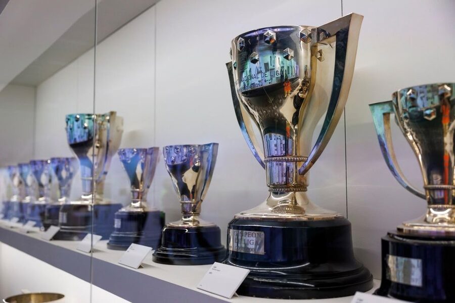 Madrid: Guided Tour of Bernabéu Stadium - The 21st-century stadium model