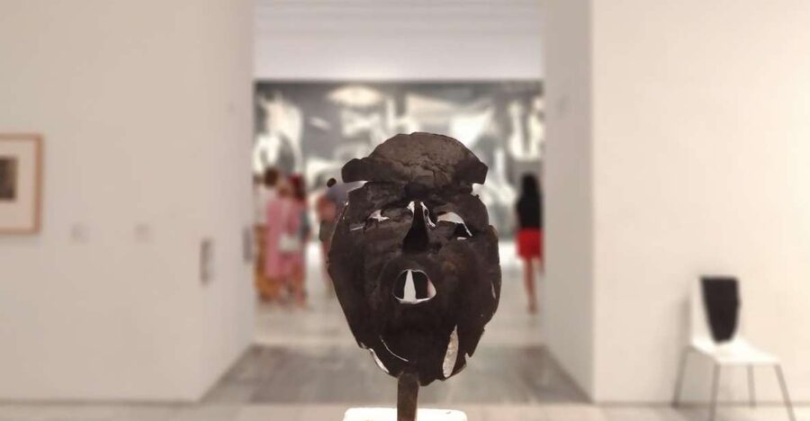 Madrid: Guided Tour of Reina Sofía Museum with Entry Ticket - The first minutes: finding your bearings