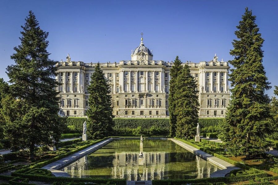 Madrid: Guided Tour of the Royal Palace with Fast Access - Who should book this Royal Palace tour?