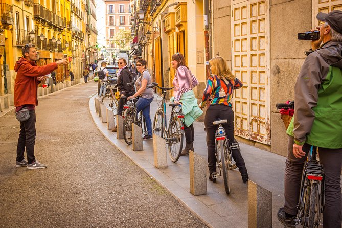 Madrid Highlights Bike Tour - Barrio de las Letras and the return ride